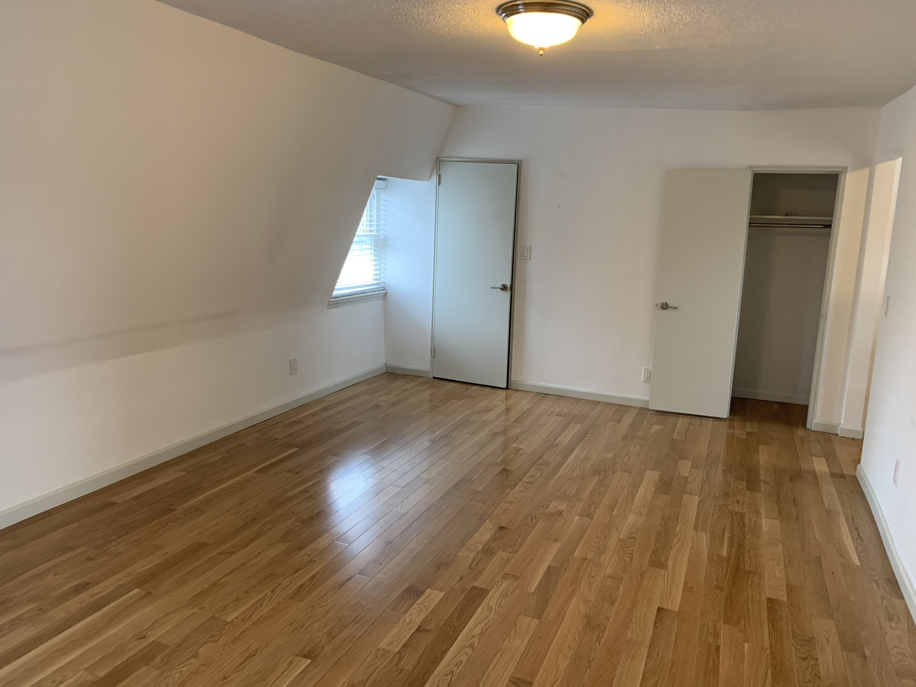 149-04 12th Avenue, Unit 3 Queens, NY 11357 - Photo 3 of 9