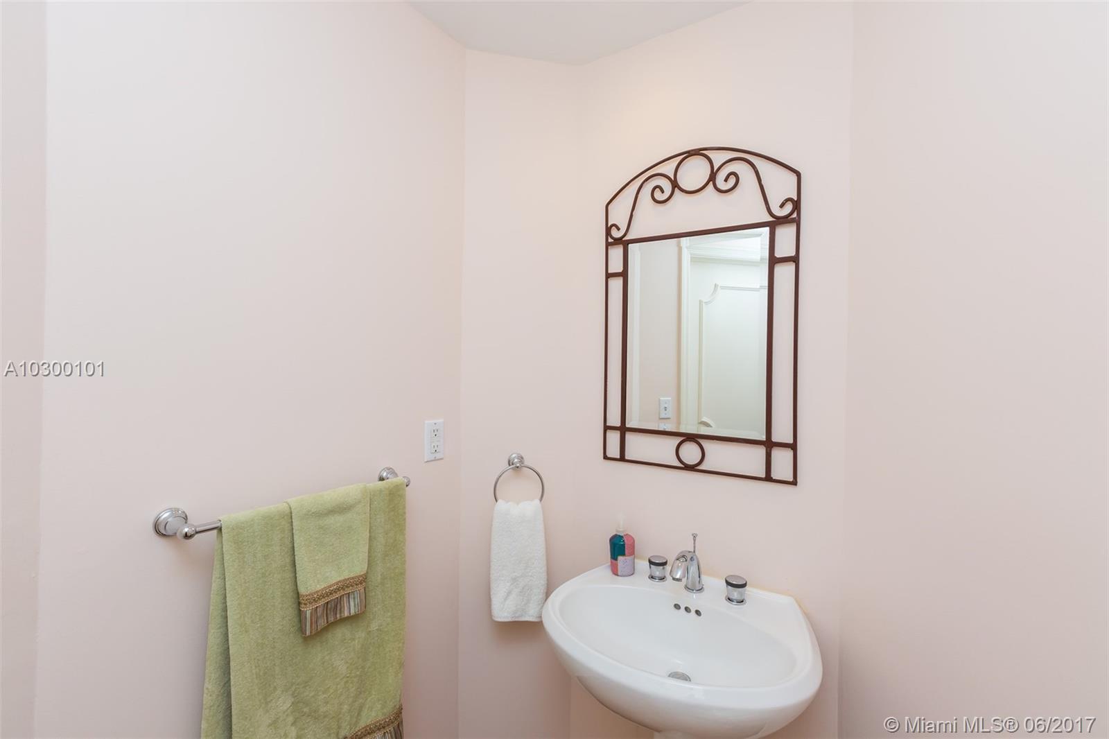 888 Brickell Key Drive, Unit 500 Miami, FL 33131 - Photo 8 of 28
