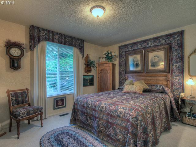 521 Southwest 4th Street Gresham, OR 97080 - Photo 8 of 16 Gallery Image 8