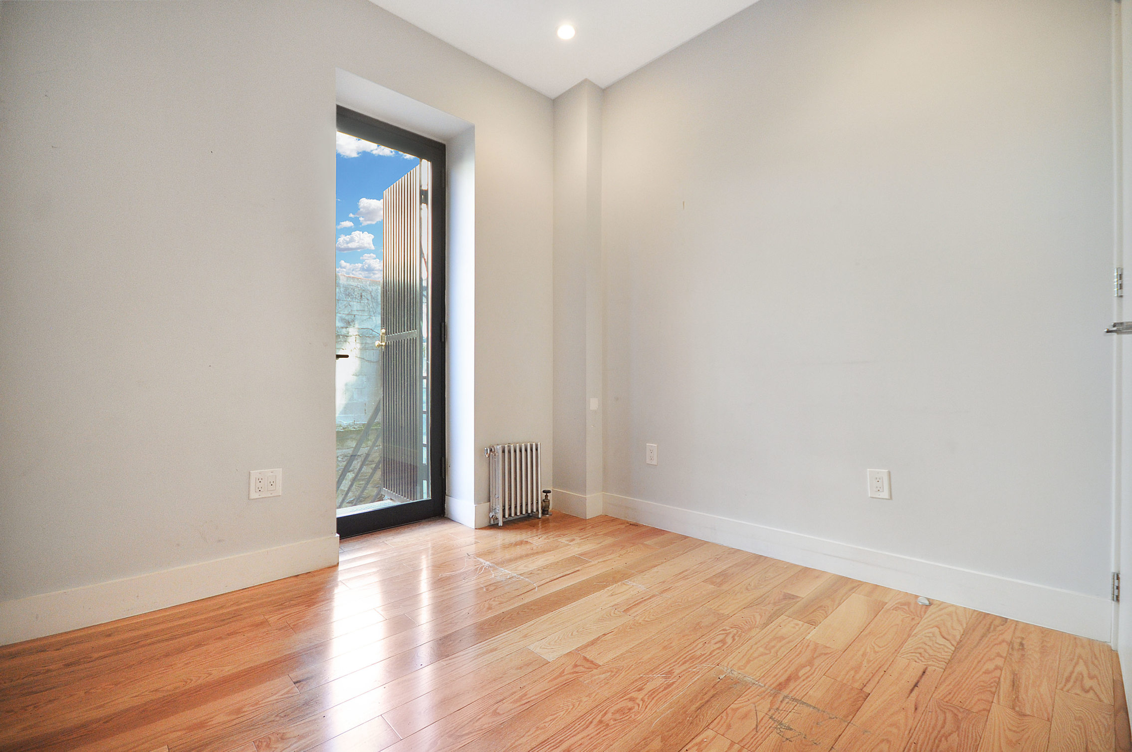 175 East 105th Street, Unit 1R Manhattan, NY 10029 - Photo 3 of 7