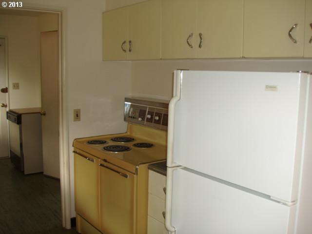 2111 Southeast 158th Avenue Portland, OR 97233 - Photo 13 of 16