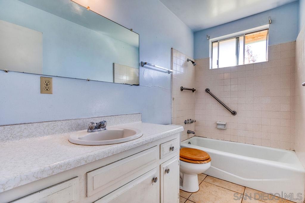 2045 Montecito Road Ramona, CA 92065 - Photo 15 of 25