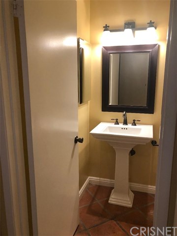 25657 Almendra Drive Valencia, CA 91355 - Photo 11 of 17