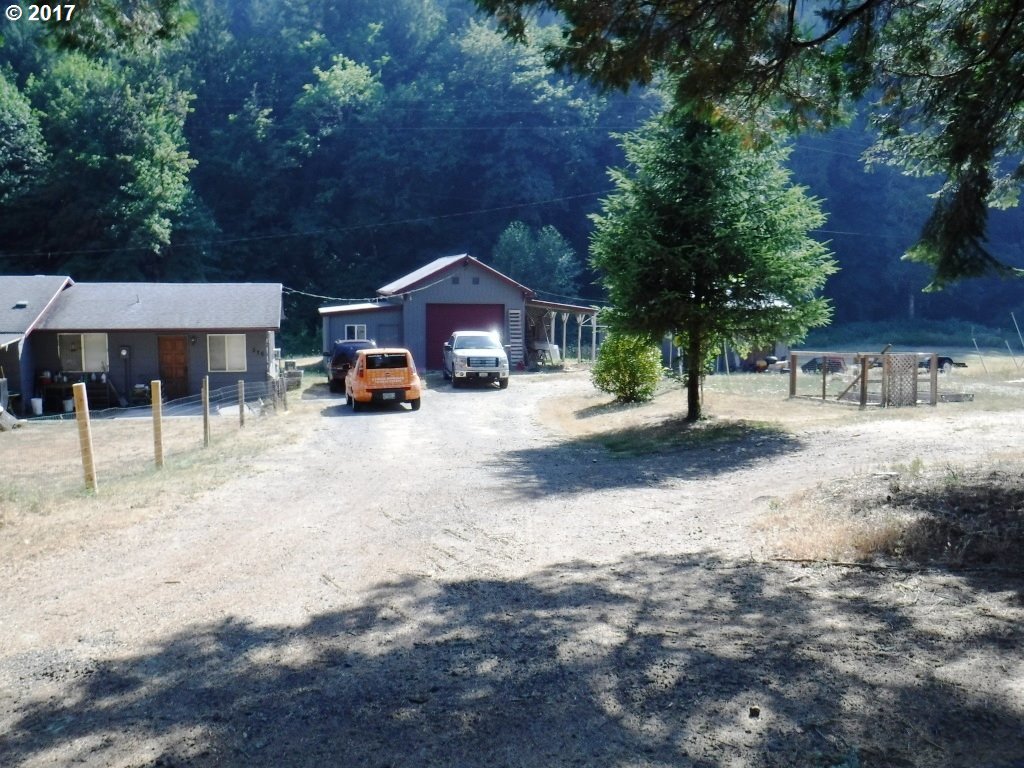 576 Upper Smith River Road Drain, OR 97435 - Photo 16 of 32 Gallery Image 16