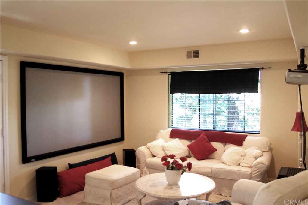 375 Grandview Road Twin Peaks, CA 92391 - Photo 25 of 30 Bottom-most level; Family area