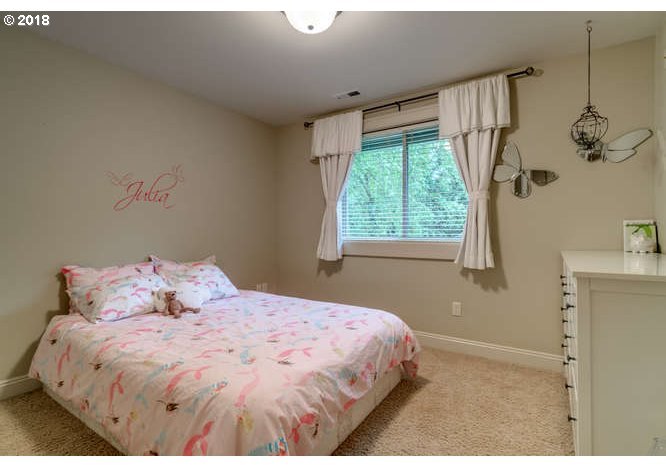 18955 Bryant Road Lake Oswego, OR 97034 - Photo 25 of 32 Gallery Image 25