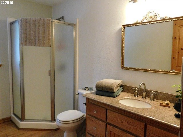 2641 Doerner Road Roseburg, OR 97471 - Photo 15 of 27
