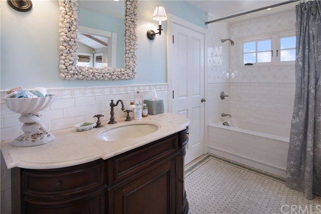 $2,500,000 | 218 Apolena Avenue, Newport Beach, CA 92662