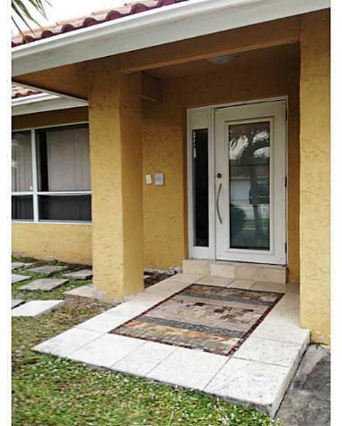 9687 Sun Pointe Drive Boynton Beach, FL 33437 - Photo 2 of 19