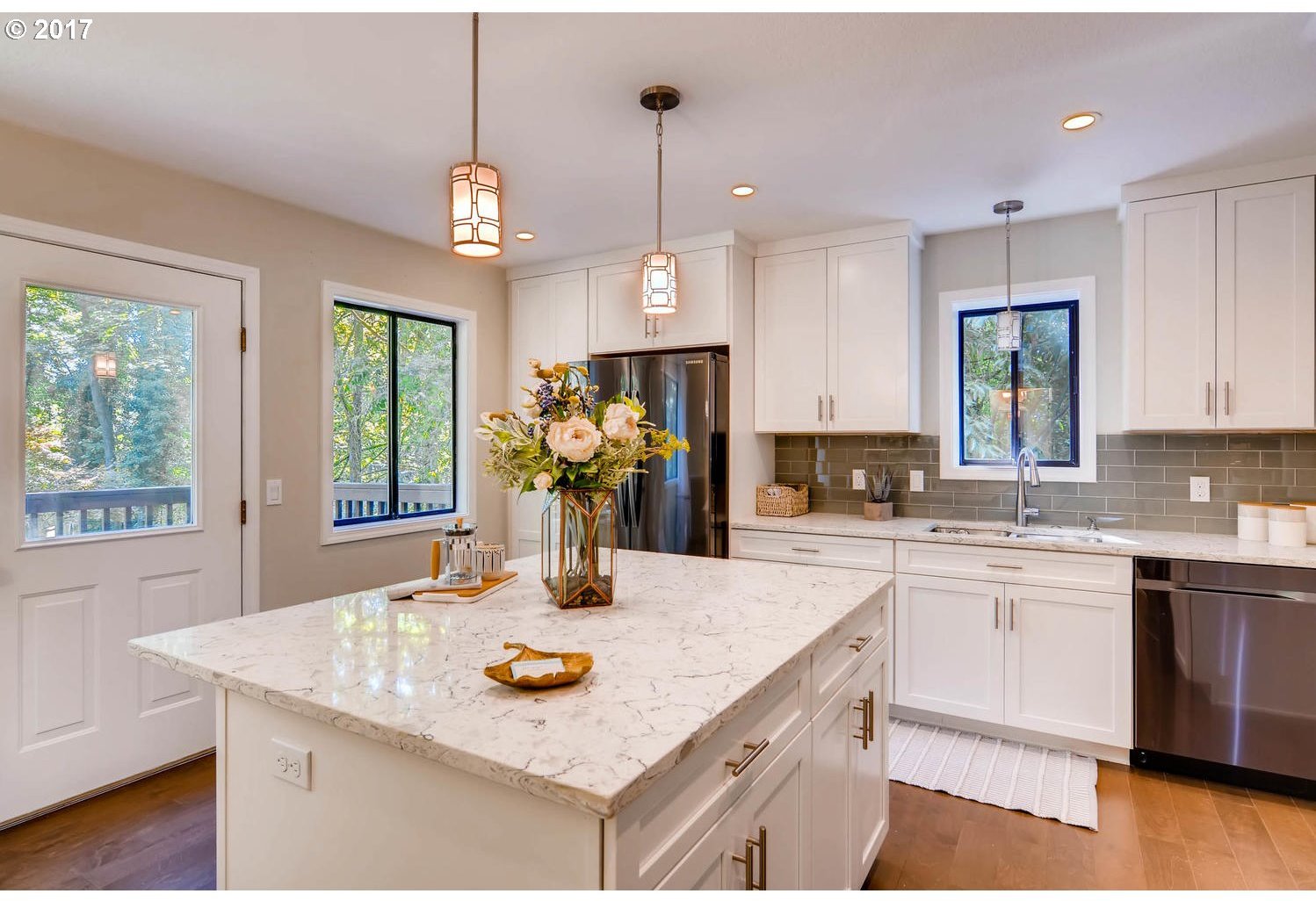 17 Southwest Taylors Ferry Road Portland, OR 97219 - Photo 10 of 32