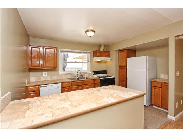 9296 Ivy Lane Spring Valley, CA 91977 - Photo 6 of 20 Gallery Image 6