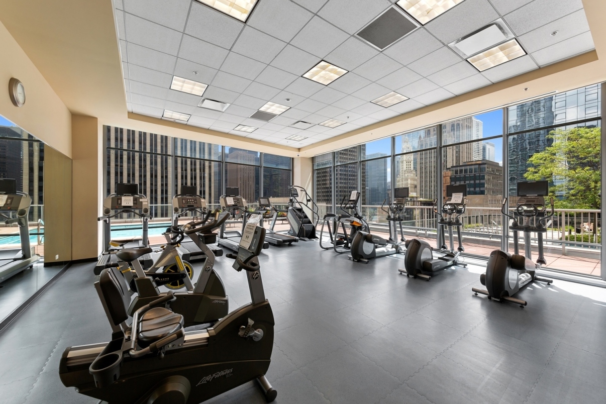 240 E Illinois St, Chicago, IL 60611 - Photo 13 of 32