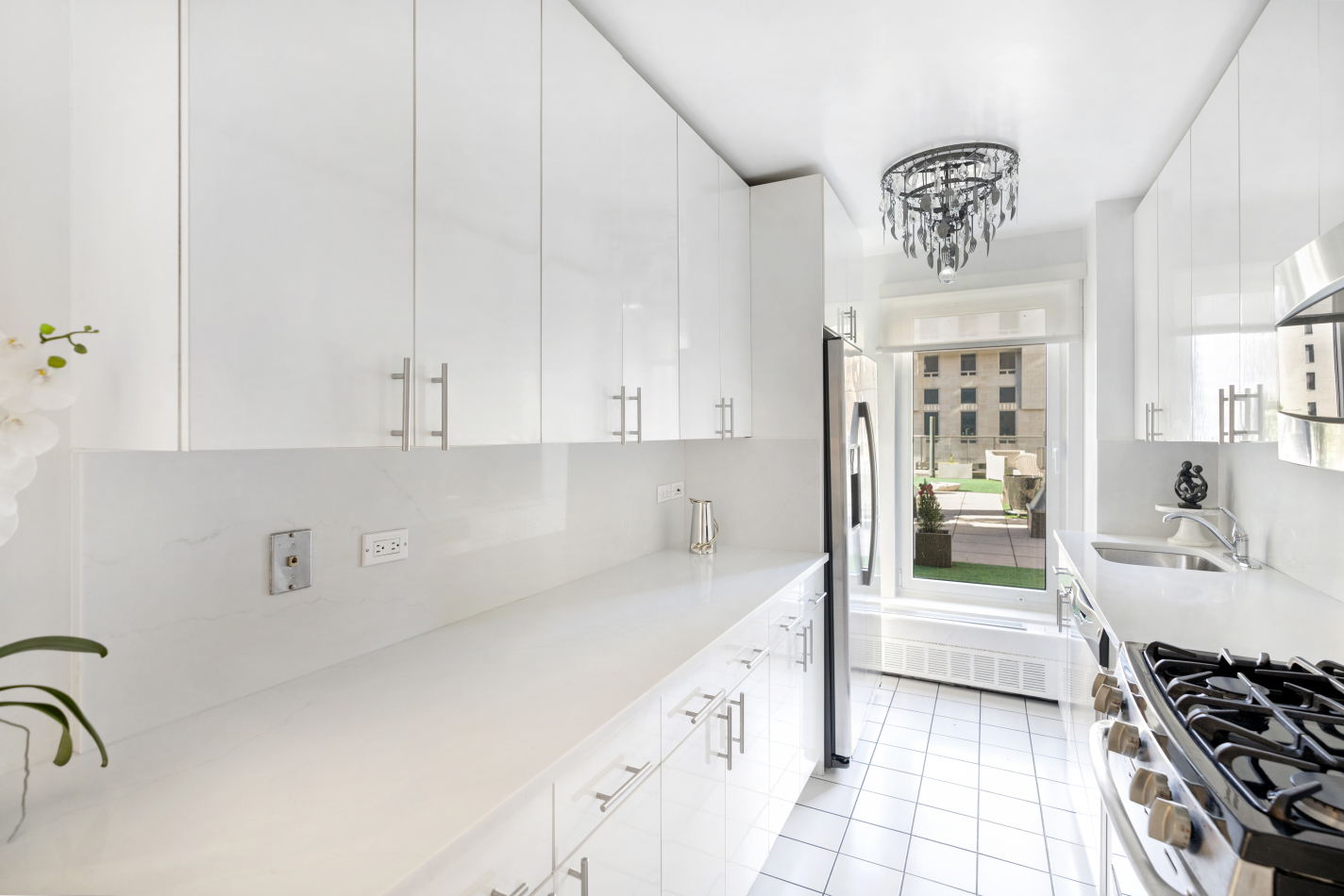 200 Central Park South, Unit 15M Manhattan, NY 10019 - Photo 6 of 14