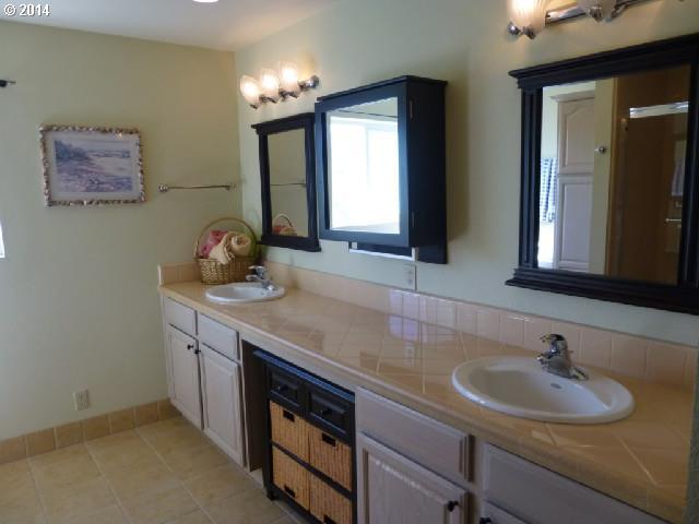 570 Main Street Riddle, OR 97469 - Photo 16 of 16