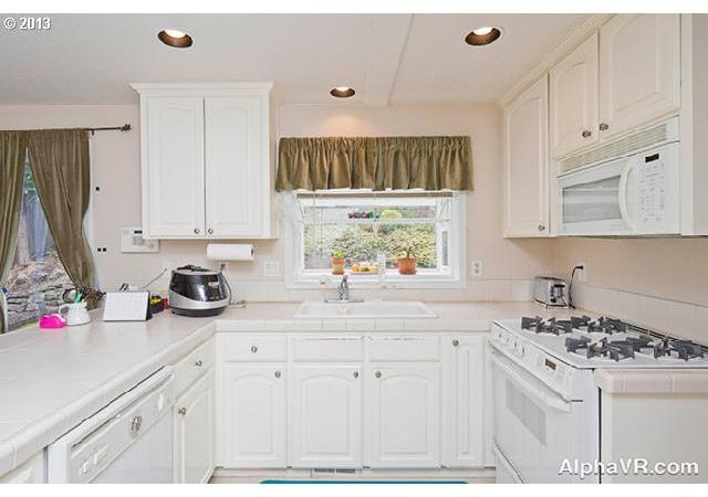17805 Southwest Bryan Way Beaverton, OR 97007 - Photo 9 of 16 Gallery Image 9