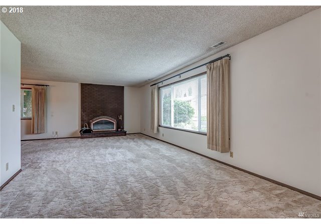 3265 Maple Street Longview, WA 98632 - Photo 3 of 19 Gallery Image 3