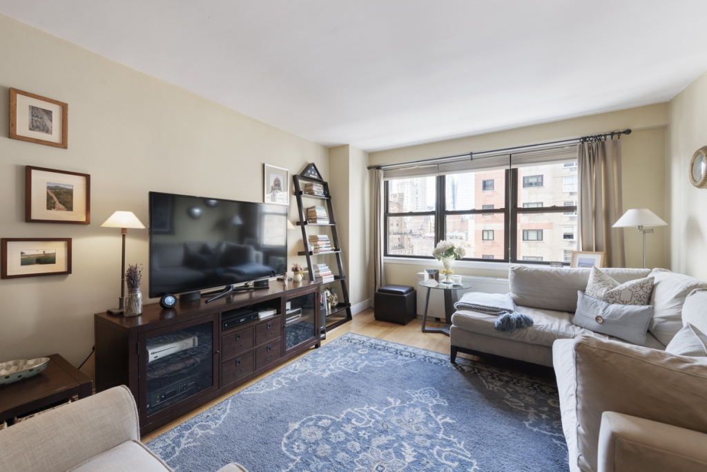 201 East 28th Street, Unit 14M Manhattan, NY 10016 - Photo 3 of 8