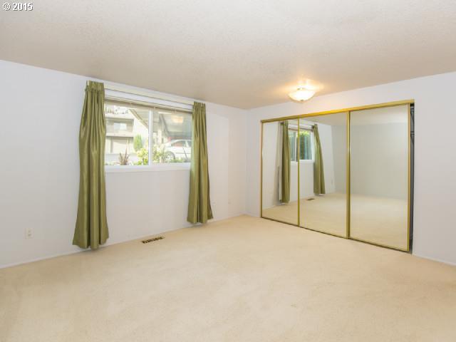 5630 South Riverside Lane, Unit 22 Portland, OR 97239 - Photo 12 of 16 Gallery Image 12