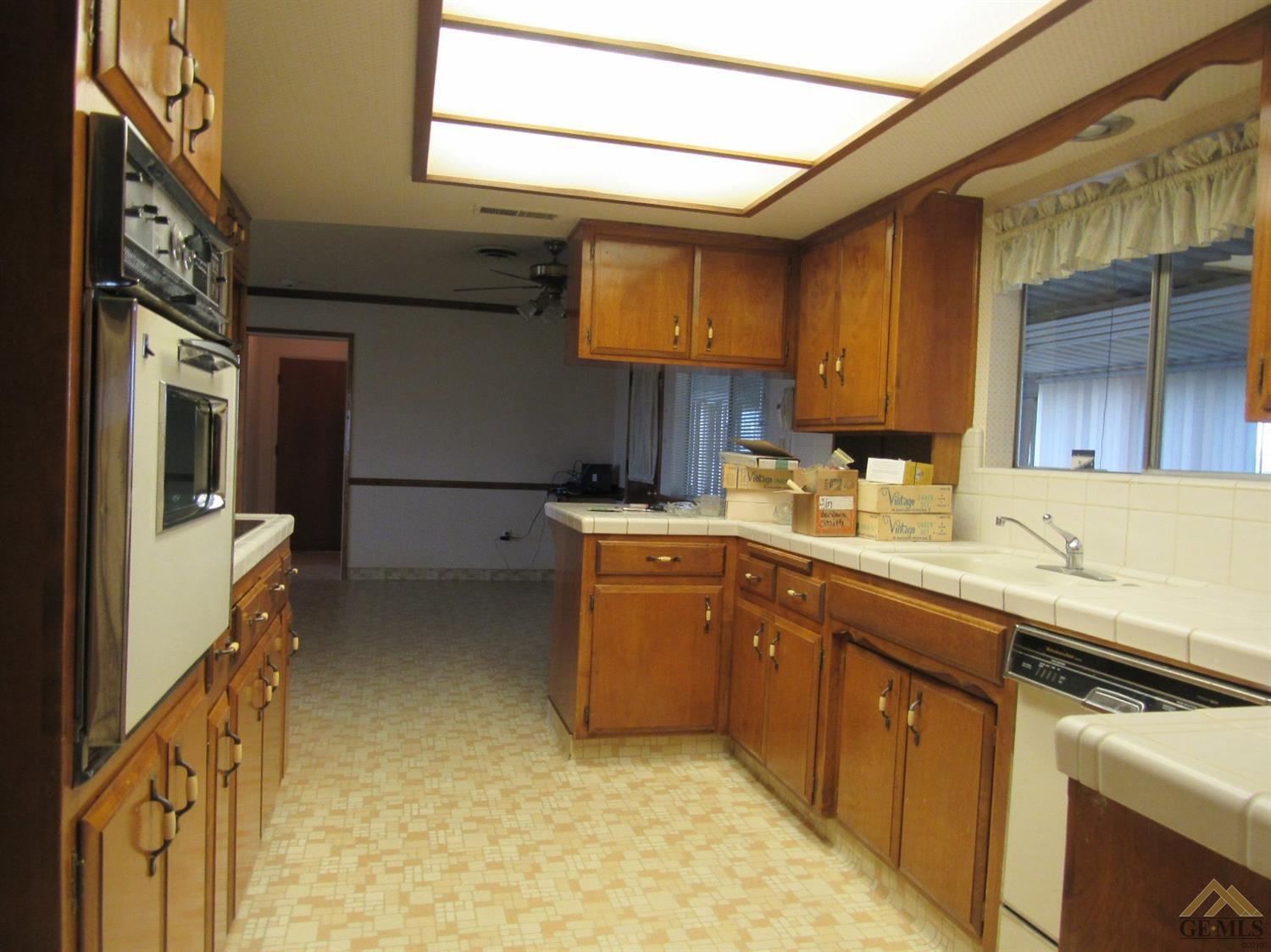 2819 Jenkins Road Bakersfield, CA 93314 - Photo 11 of 36 Gallery Image 11