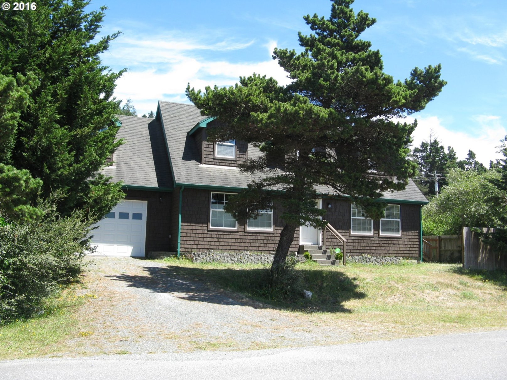 1126 Washington Street Port Orford, OR 97465 - Photo 4 of 23