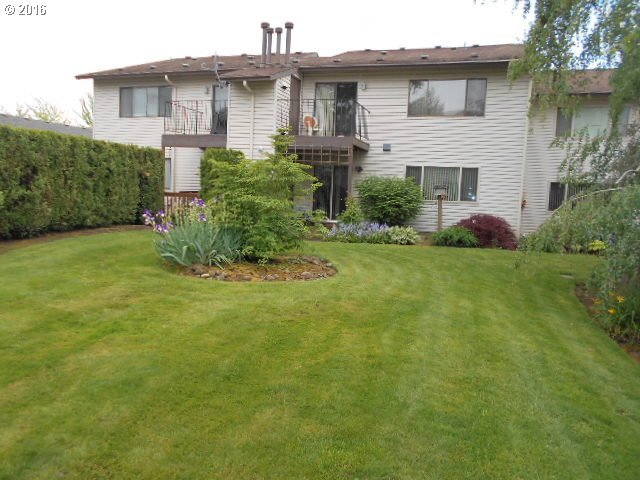 12510 Southeast Stark Street Portland, OR 97233 - Photo 11 of 20