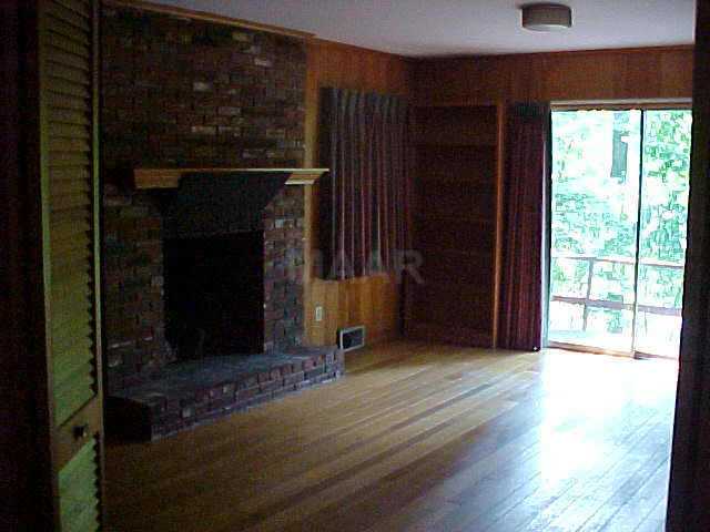 3061 Dumbarton Road Memphis, TN 38128 - Photo 3 of 5 Gallery Image 3
