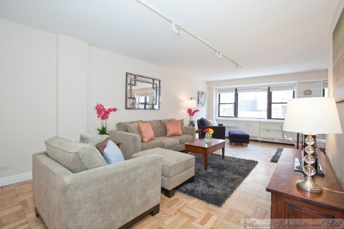 320 East 54th Street, Unit 7C Manhattan, NY 10022 - Photo 1 of 6