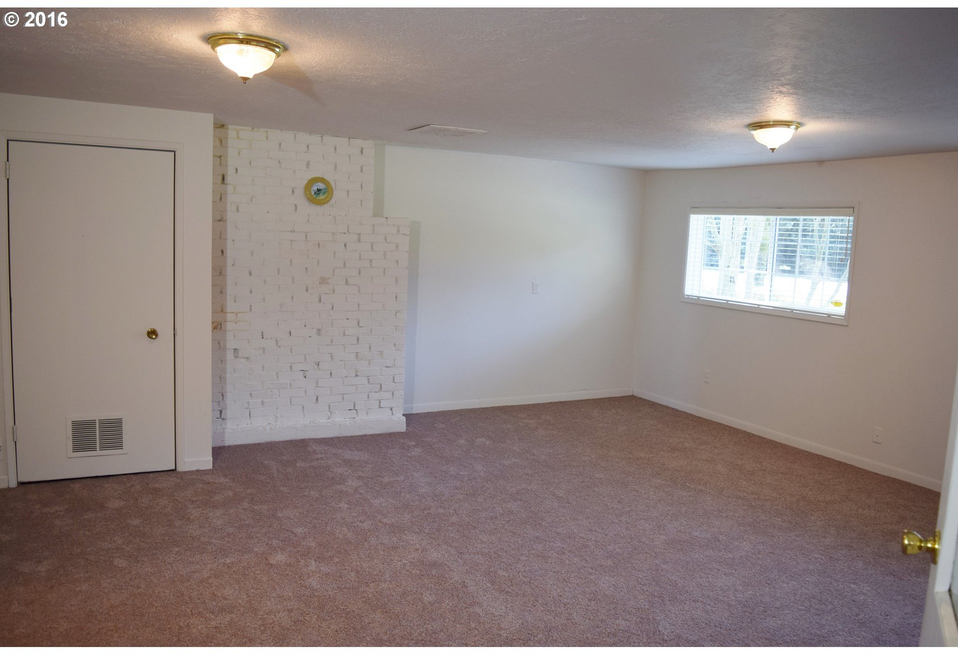 17526 Butteville Road Northeast Woodburn, OR 97071 - Photo 8 of 20