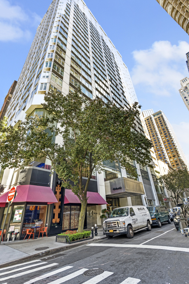 The Harmony 61 W 62nd St, Manhattan, NY 10023 - Photo 6 of 11