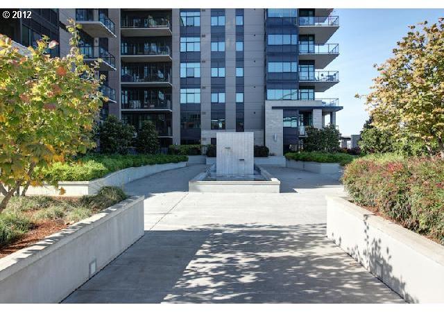 1830 Northwest Riverscape Street, Unit 802 Portland, OR 97209 - Photo 9 of 16 Gallery Image 9