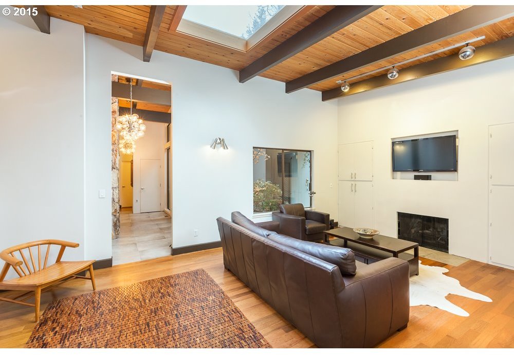 6433 Southwest Laber Road Portland, OR 97221 - Photo 3 of 27