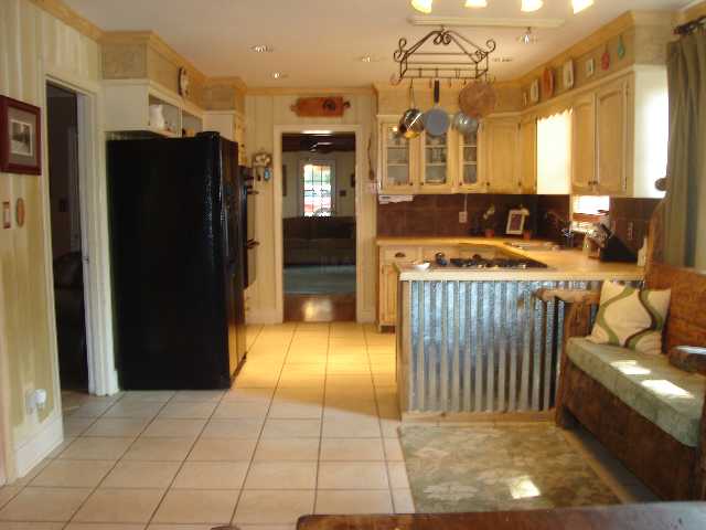 81 South Mendenhall Road Memphis, TN 38117 - Photo 4 of 9 Gallery Image 4