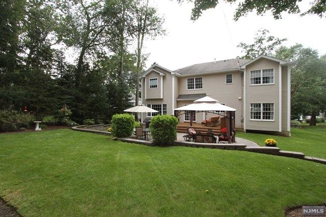 29 Alcott Road Mahwah, NJ 07430 - Photo 23 of 24