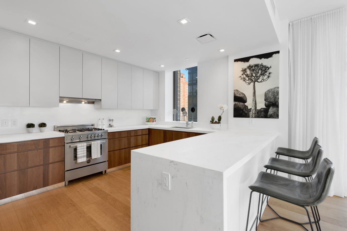 360 East 89th Street, Unit 11A Manhattan, NY 10128 - Photo 3 of 12