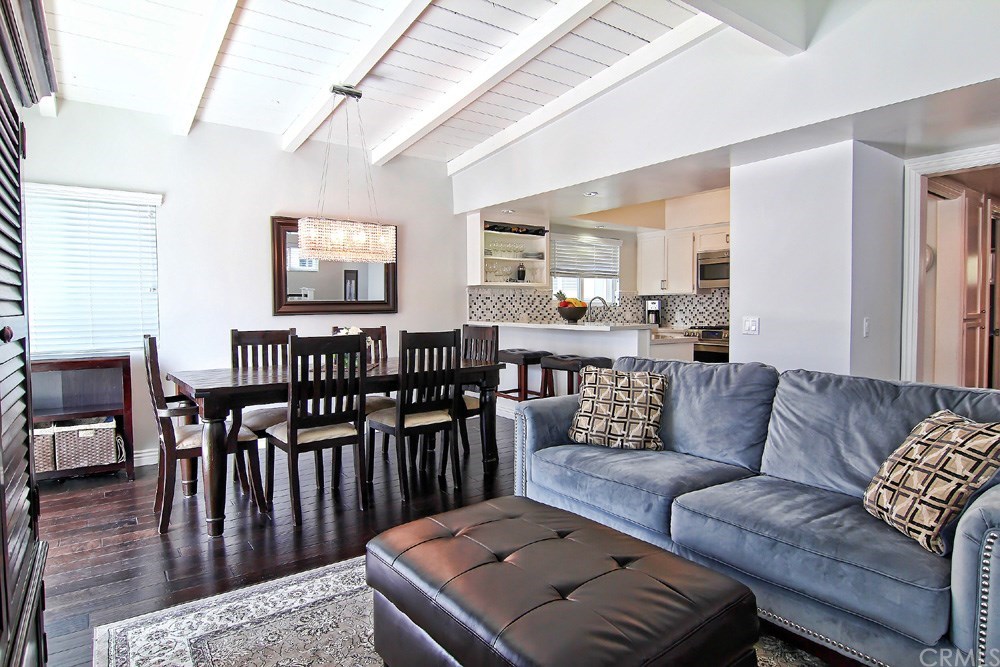 905 North Valley Drive Manhattan Beach, CA 90266 - Photo 3 of 18