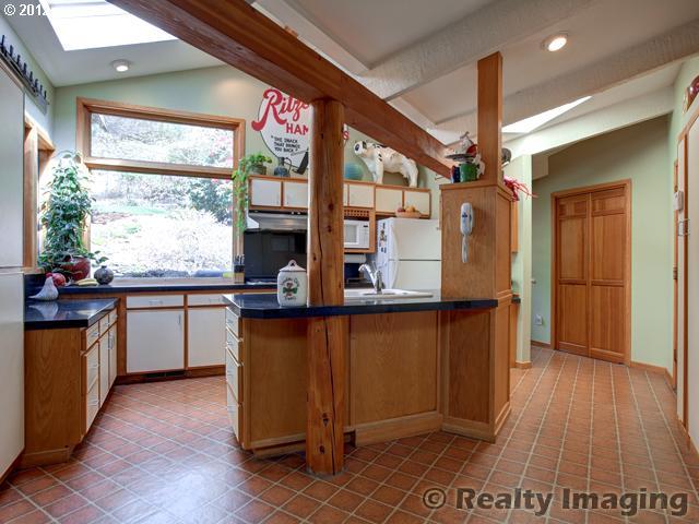 7635 Southwest Miner Way Portland, OR 97225 - Photo 6 of 16 Gallery Image 6