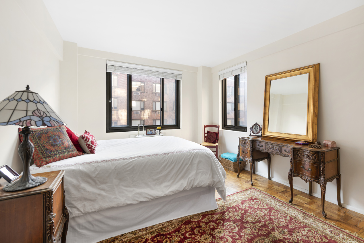 420 East 64th Street, Unit 10EJ Manhattan, NY 10065 - Photo 3 of 6