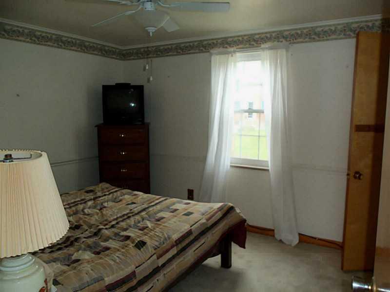 1545 Bevan Road Whitehall, PA 15227 - Photo 5 of 11 Gallery Image 5