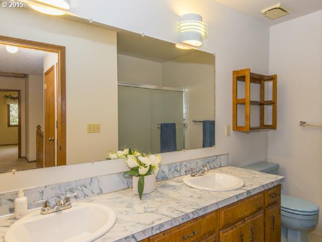 7310 Southwest 187th Place Aloha, OR 97007 - Photo 8 of 16 Gallery Image 8