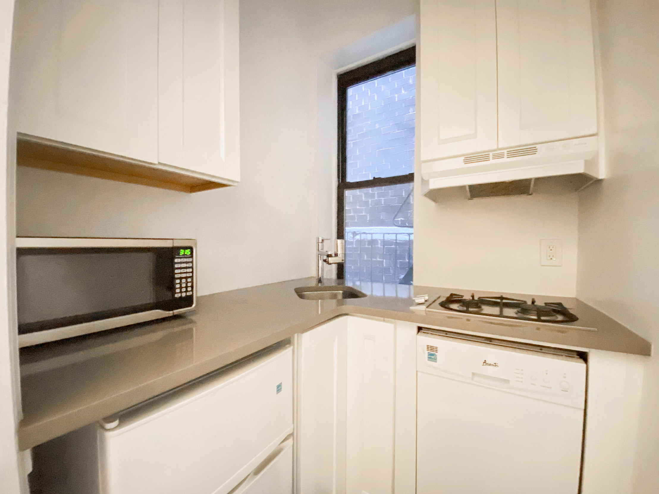 342 West 56th Street, Unit 4E Manhattan, NY 10019 - Photo 2 of 6