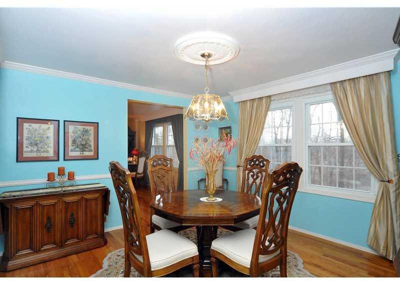 223 Wyngate Road Coraopolis, PA 15108 - Photo 9 of 24 Gallery Image 9