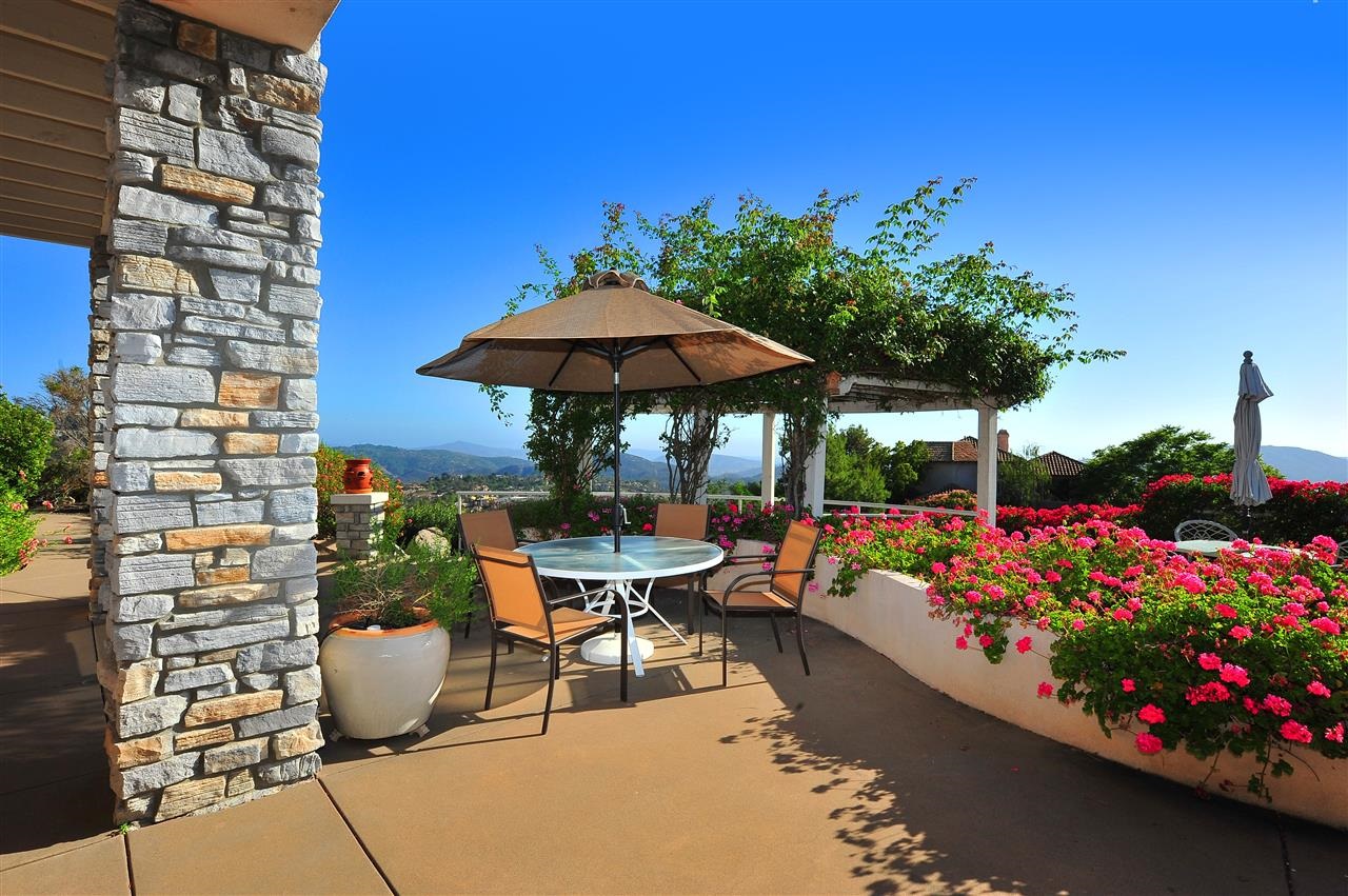 29190 Crystal Ridge Court Escondido, CA 92026 - Photo 4 of 25