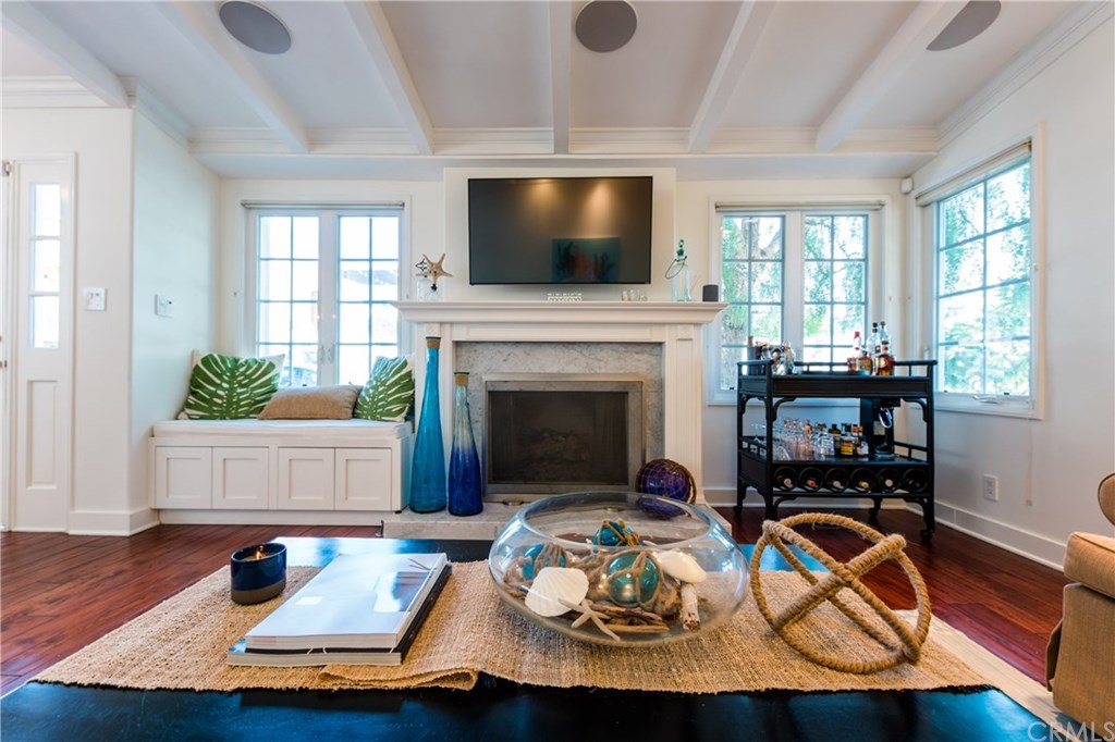 528 24th Street Manhattan Beach, CA 90266 - Photo 4 of 32