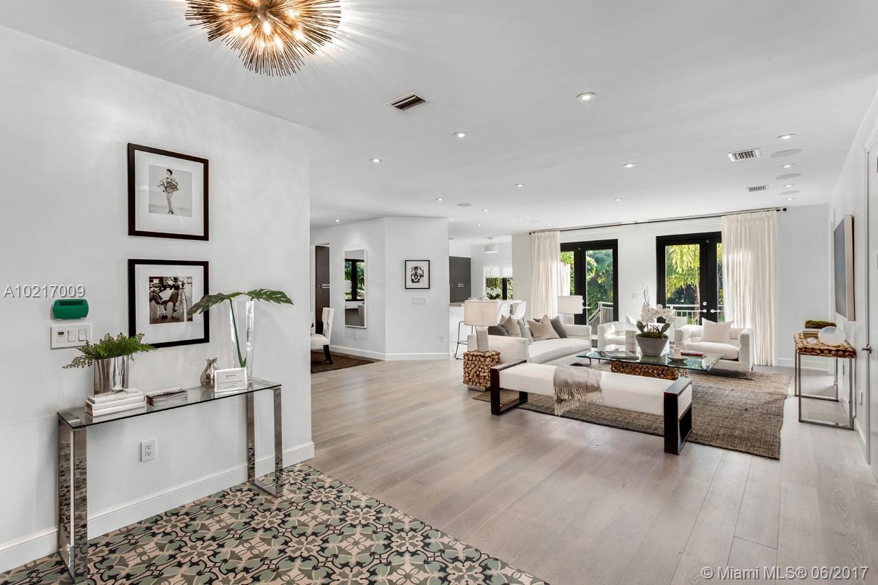 3015 North Bay Road Miami Beach, FL 33140 - Photo 4 of 21