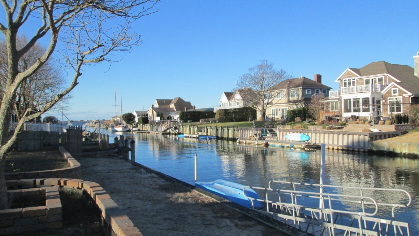 26 Dolphin Road East Quogue, NY 11942 - Photo 16 of 25