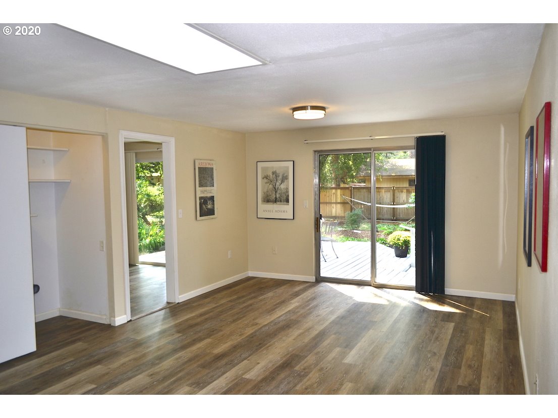 4384 Fox Hollow Road Eugene, OR 97405 - Photo 12 of 20 Gallery Image 12