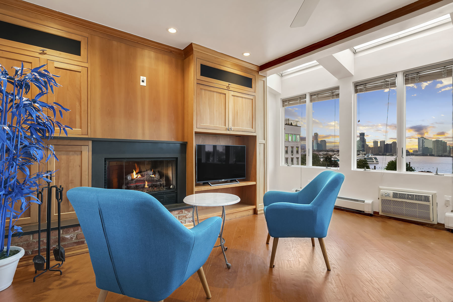 181 Christopher Street, Unit PH Manhattan, NY 10014 - Photo 4 of 17