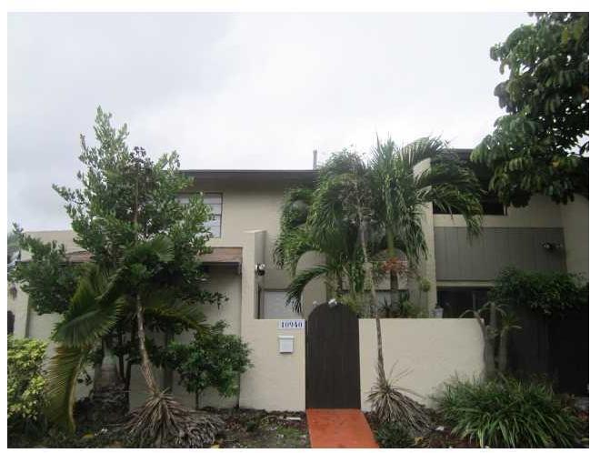 10940 Southwest 70th Terrace, Unit 10940 Miami, FL 33173 - Photo 1 of 24