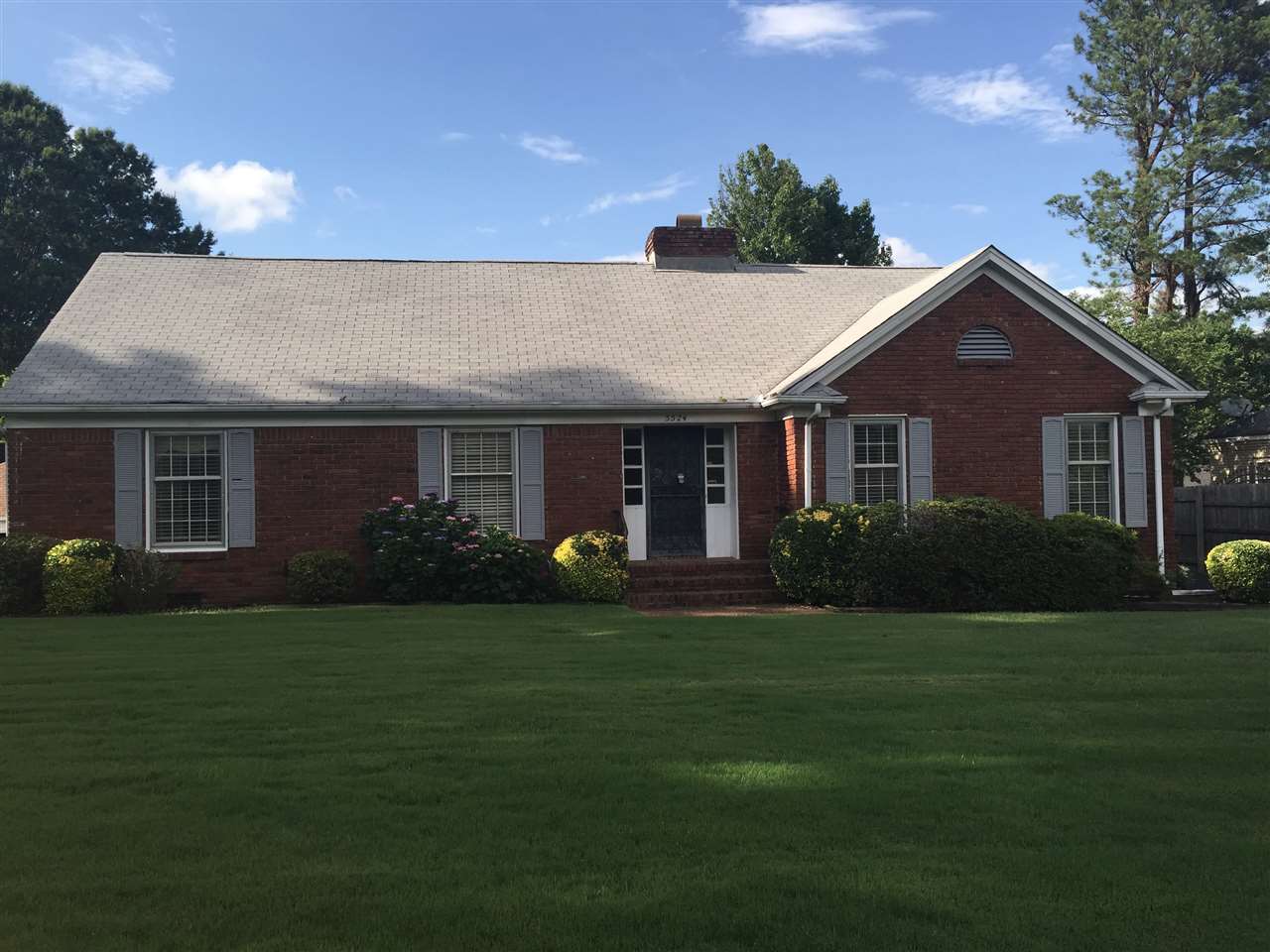 5524 Barfield Road Memphis, TN 38120 - Photo 2 of 14
