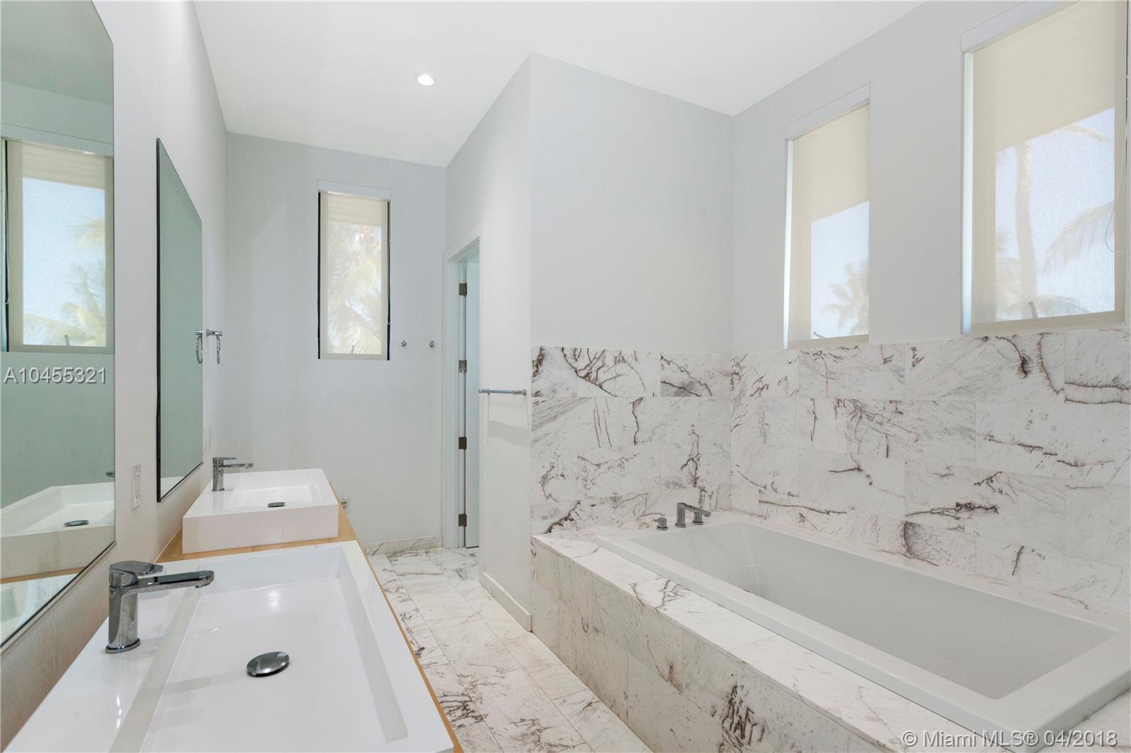 265 Harbor Drive Key Biscayne, FL 33149 - Photo 23 of 36